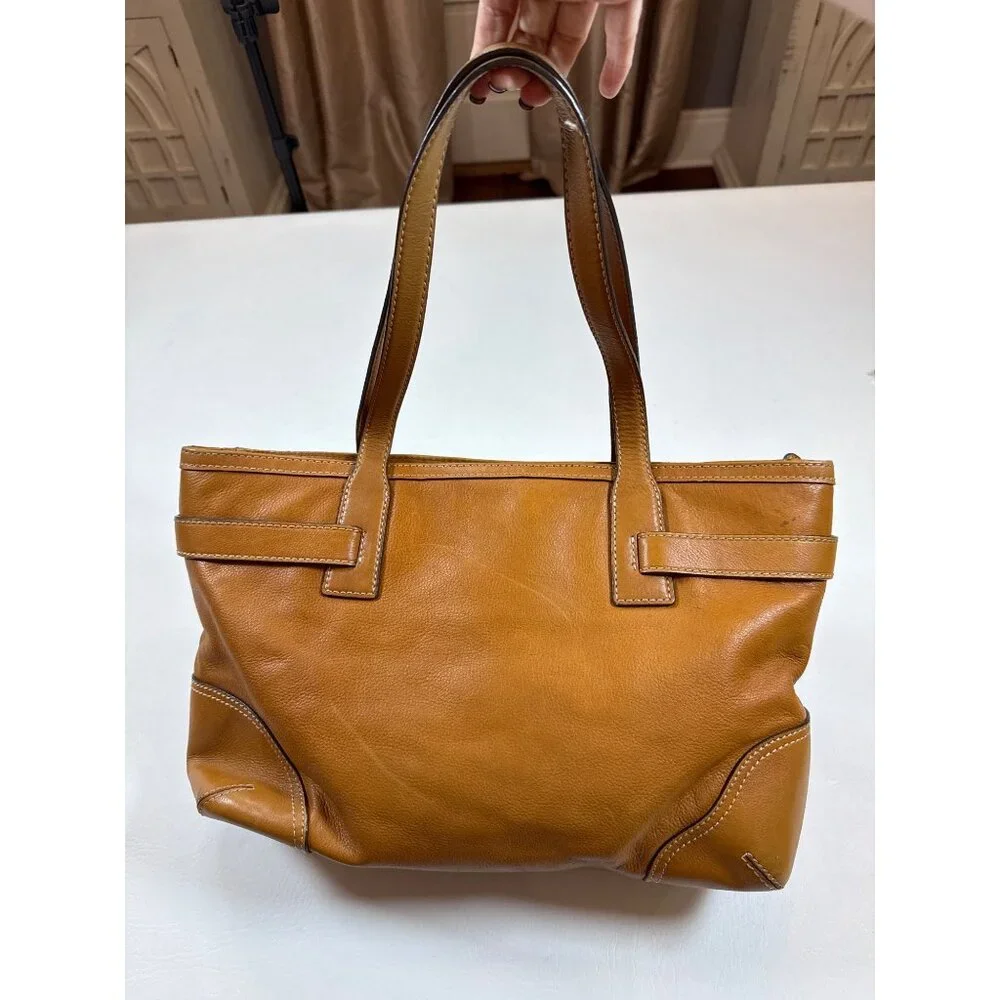 Michael Kors Vintage Tan Leather Millbrook Tote, flaw on bottom - Picture 6 of 9